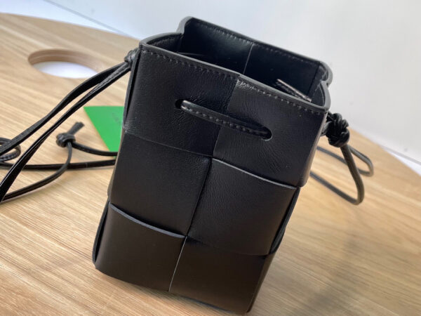 Bottega Veneta Bucket