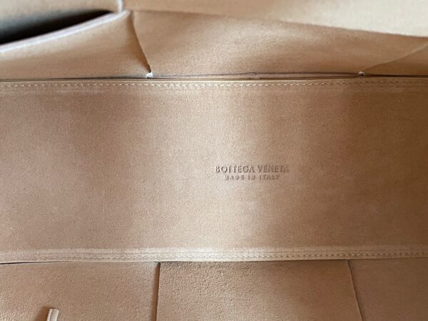 Bottega Veneta BV Medium Arco Tote Bag