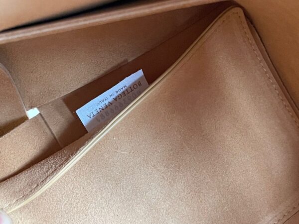 Bottega Veneta BV Medium Arco Tote Bag
