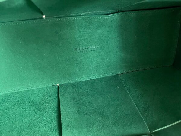 Bottega Veneta BV Medium Arco Tote Bag
