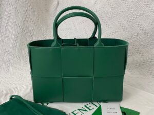 Bottega Veneta Arco Tote