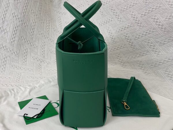 Bottega Veneta Arco Tote