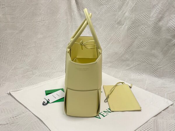 Bottega Veneta Arco Tote