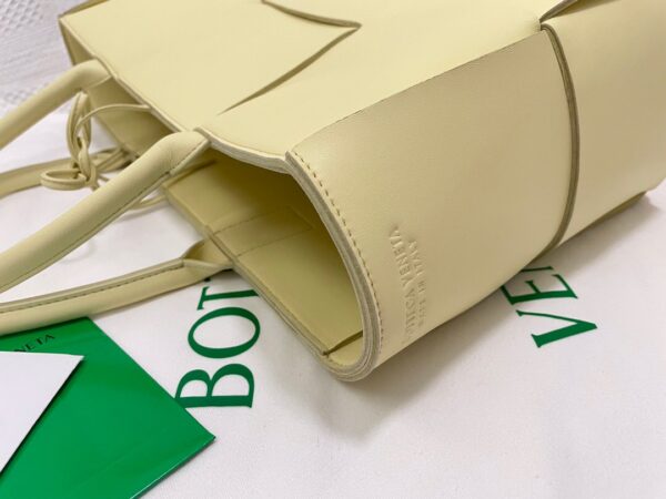 Bottega Veneta Arco Tote