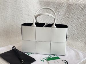 Bottega Veneta Arco Tote