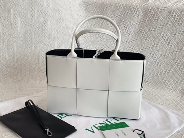Bottega Veneta Arco Tote