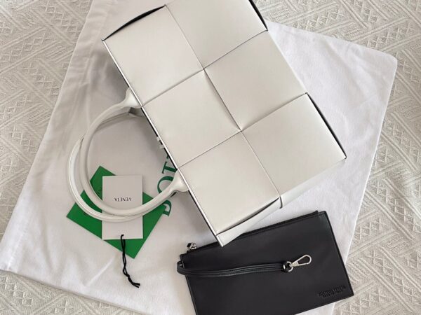 Bottega Veneta Arco Tote