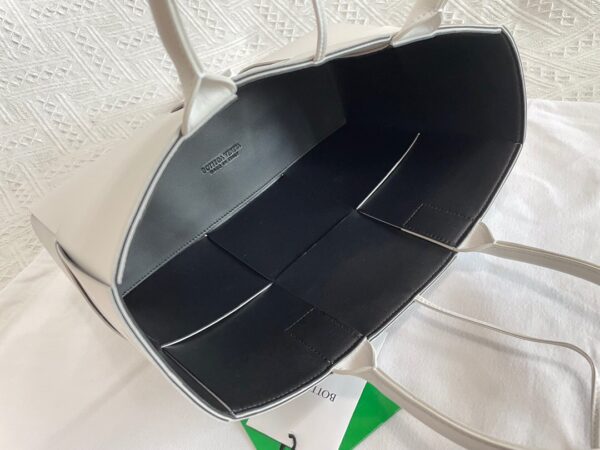 Bottega Veneta Arco Tote