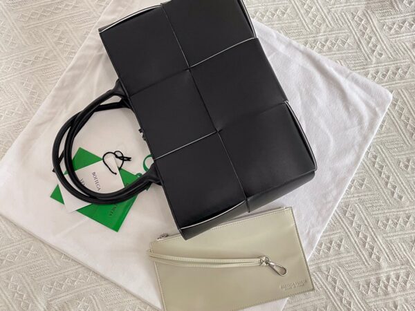 Bottega Veneta Arco Tote