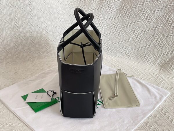 Bottega Veneta Arco Tote