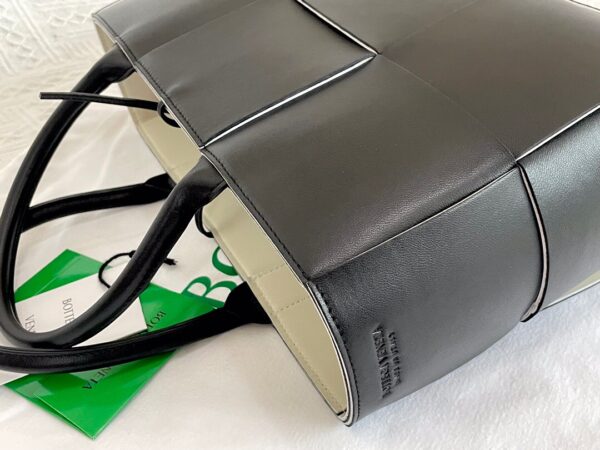 Bottega Veneta Arco Tote