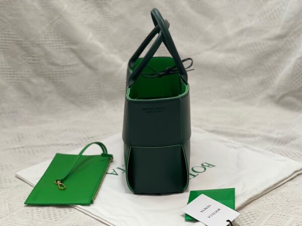 Bottega Veneta Arco Tote