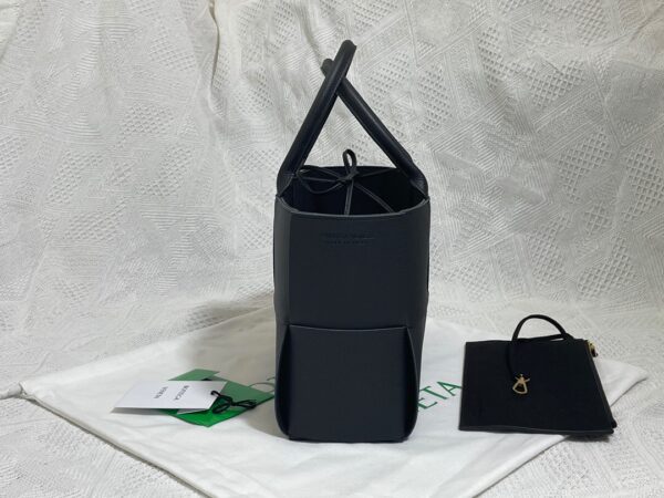Bottega Veneta Arco Tote