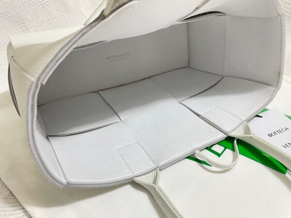 Bottega Veneta Arco Tote