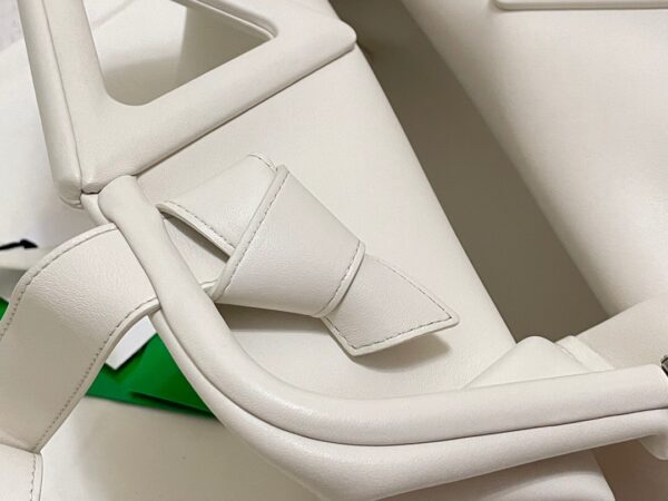 Bottega Veneta The Triangle