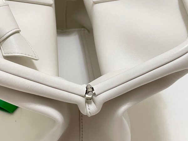 Bottega Veneta The Triangle
