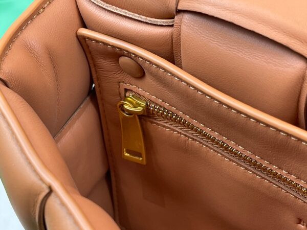 Bottega Veneta The Chain Cassette