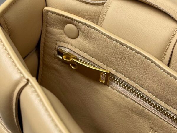 Bottega Veneta The Chain Cassette