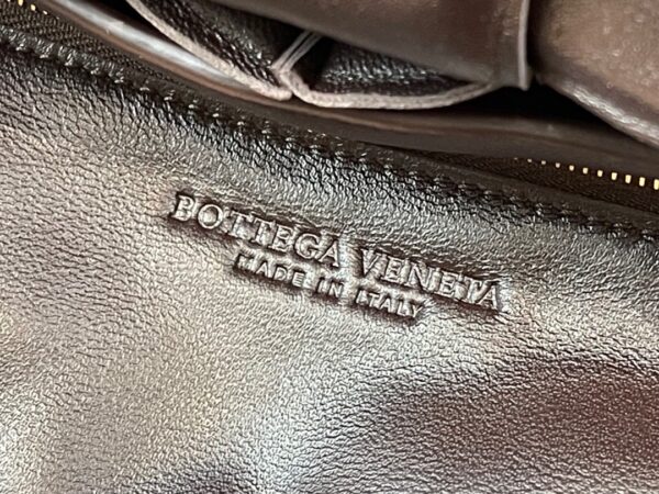Bottega Veneta The Chain Cassette