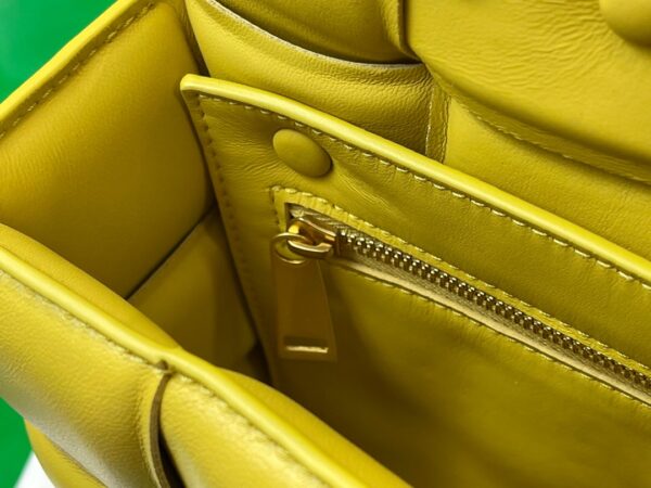 Bottega Veneta The Chain Cassette