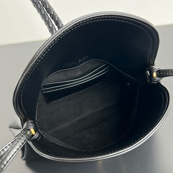 Bottega Veneta BV Baby Liberta