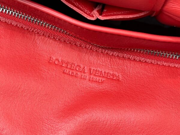 Bottega Veneta The Chain Cassette