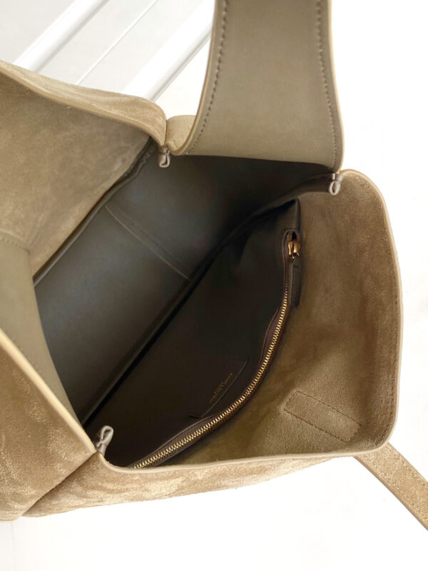 YSL LE5A7 supple LARGE