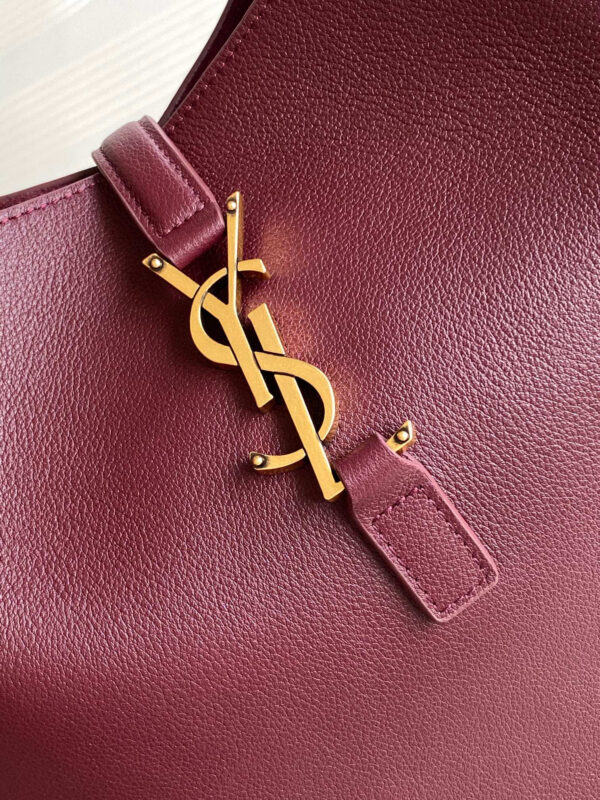 YSL LE5A7 supple LARGE in grained leather
