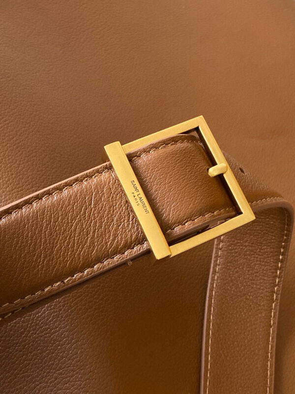 YSL LE5A7 supple LARGE in grained leather