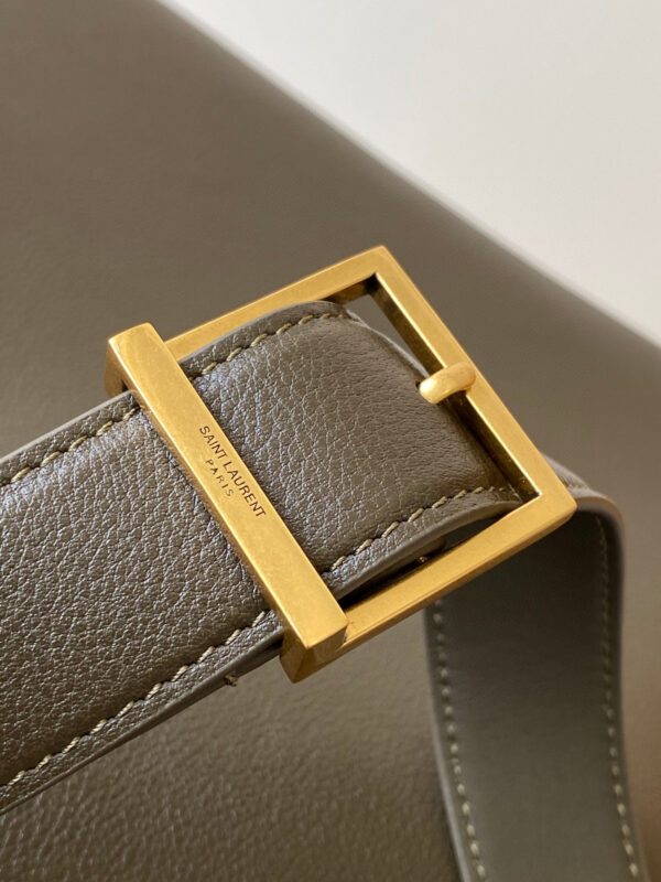 YSL LE5A7 supple LARGE in grained leather