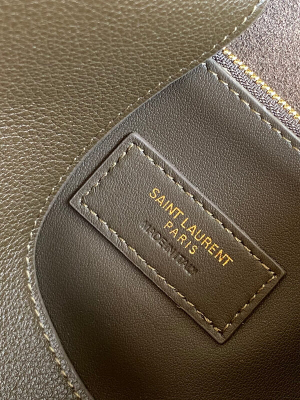 YSL LE5A7 supple LARGE in grained leather