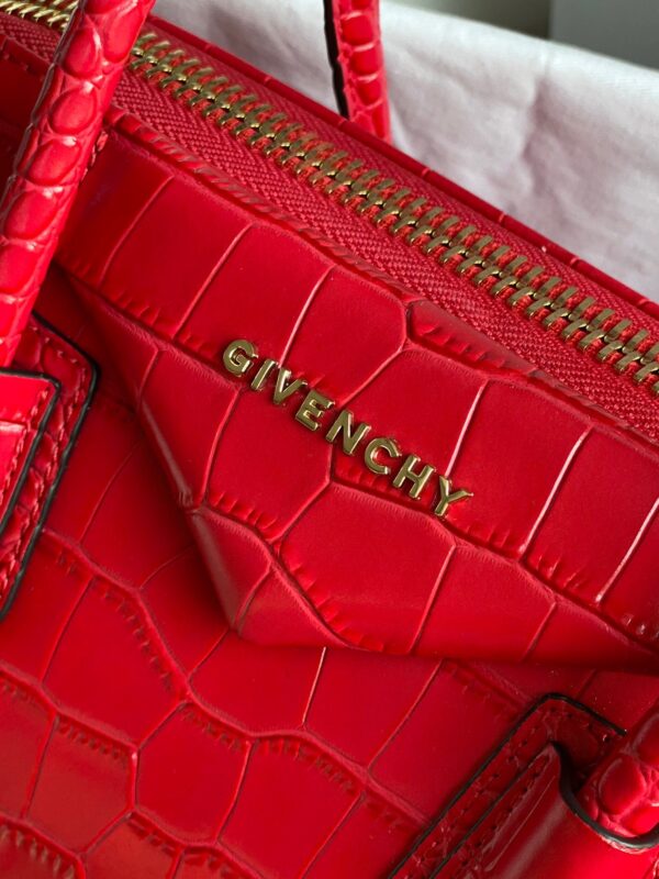 Givenchy Antigona Medium