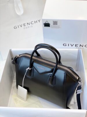 Givenchy Antigona Small