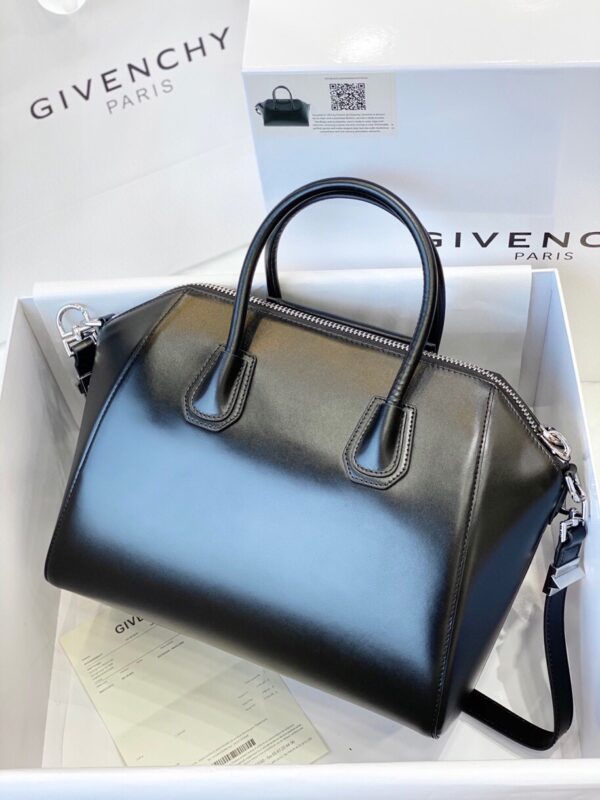 Givenchy Antigona Small