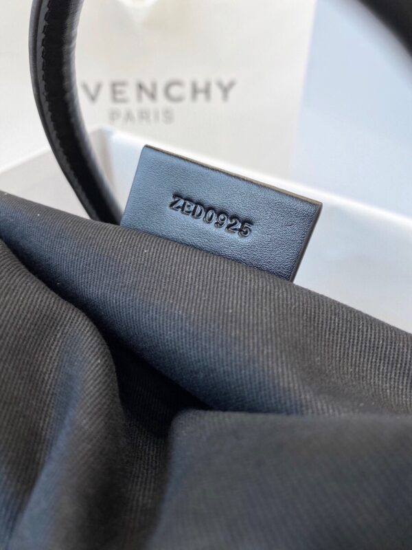 Givenchy Antigona Small