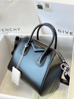 Givenchy Antigona Mini