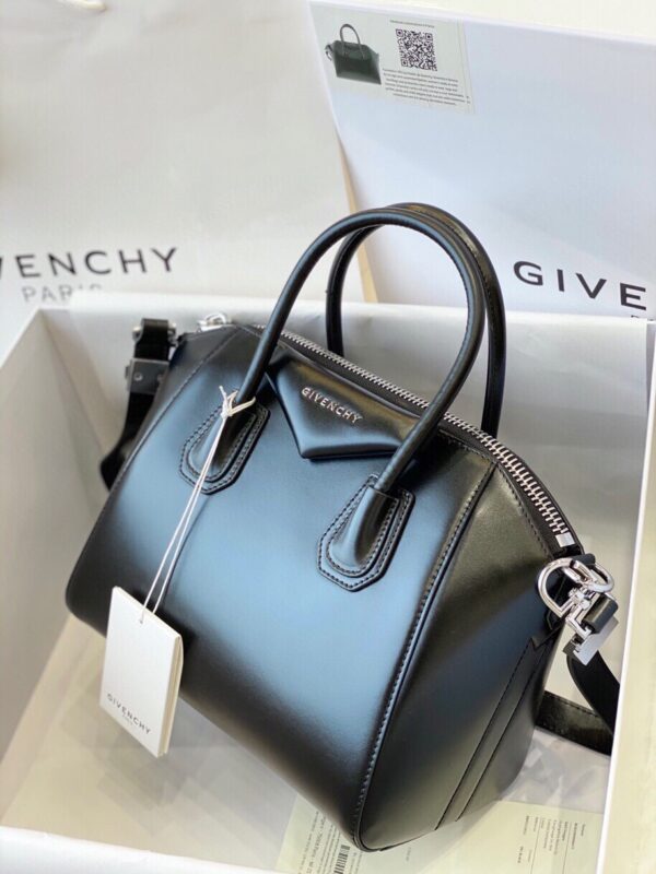 Givenchy Antigona Mini