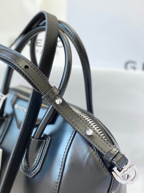 Givenchy Antigona Mini