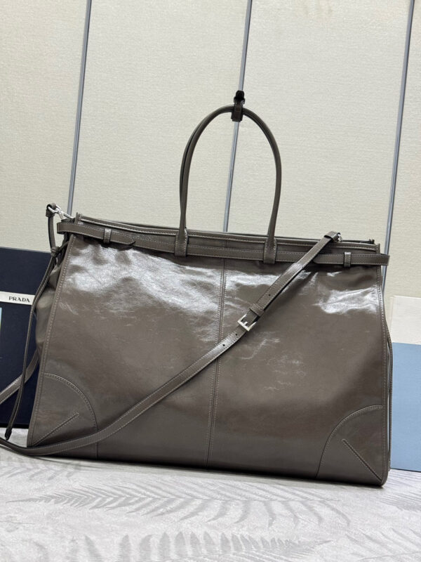 Prada Bonnie leather tote bag