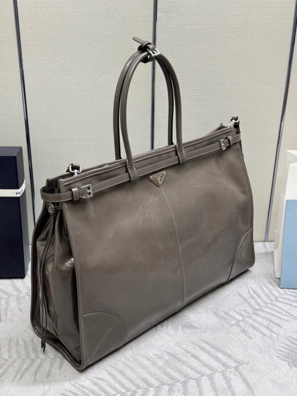 Prada Bonnie leather tote bag