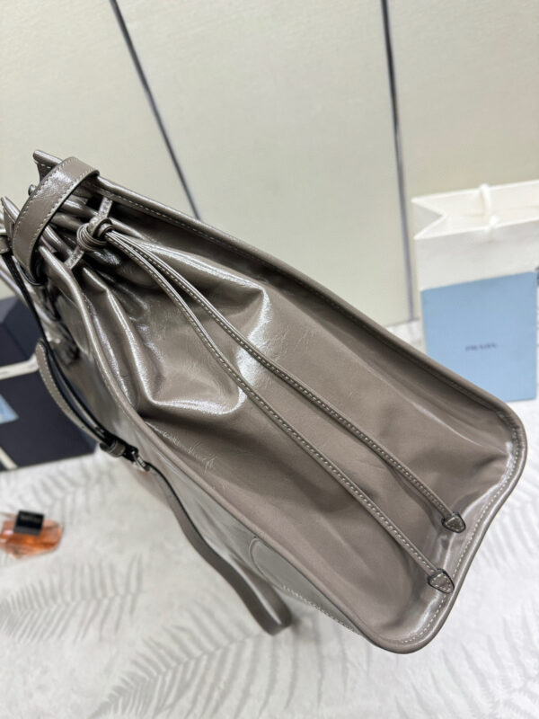 Prada Bonnie leather tote bag