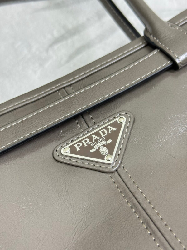 Prada Bonnie leather tote bag