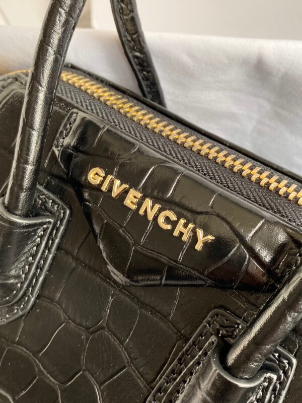 Givenchy Antigona Mini