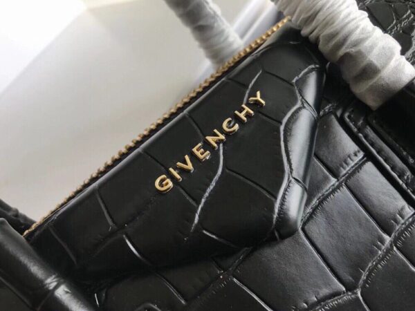 Givenchy Antigona Small