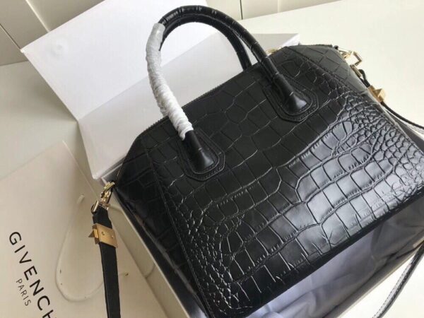 Givenchy Antigona Small