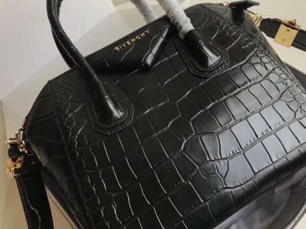 Givenchy Antigona Small