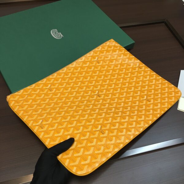 Goyard Clutch