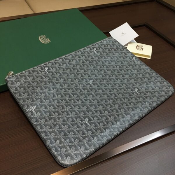 Goyard Clutch