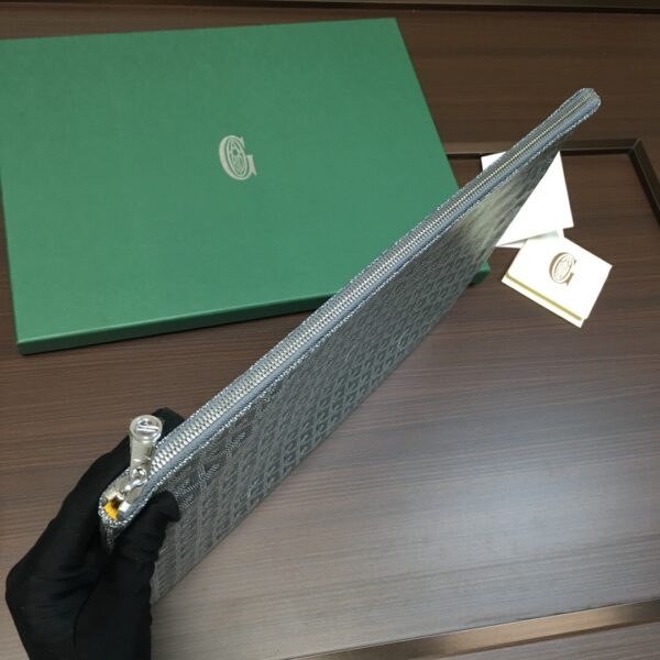 Goyard Clutch