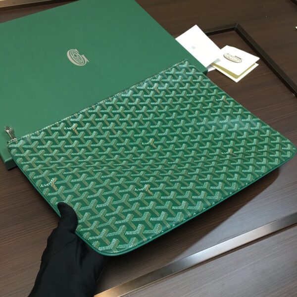 Goyard Clutch